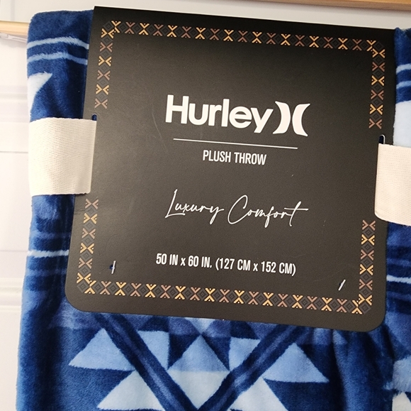 COPY - NWT Soft Hurley Blue throw / Blanket - Picture 4 of 7